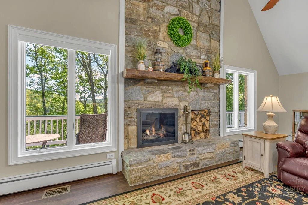 Image number 12 for the current listing