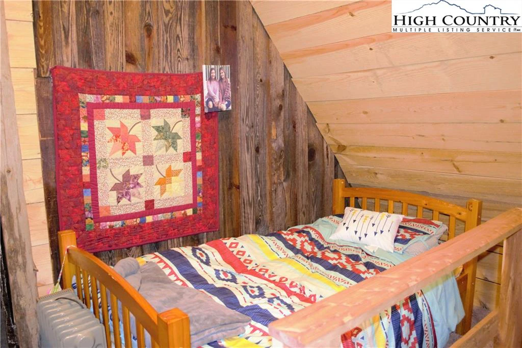 Image number 2 for the current listing