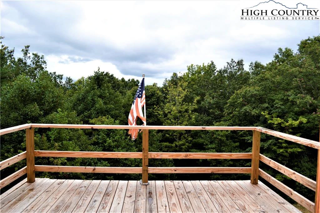 Image number 18 for the current listing