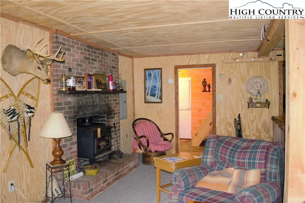 Image number 14 for the current listing