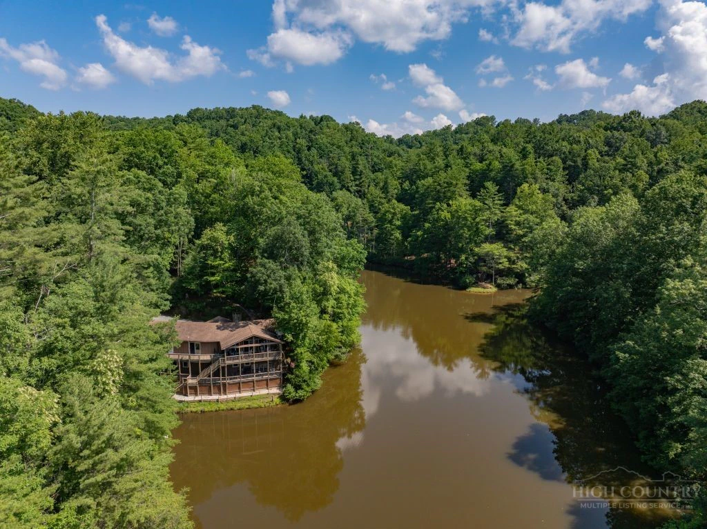 Image number 1 for the current listing
