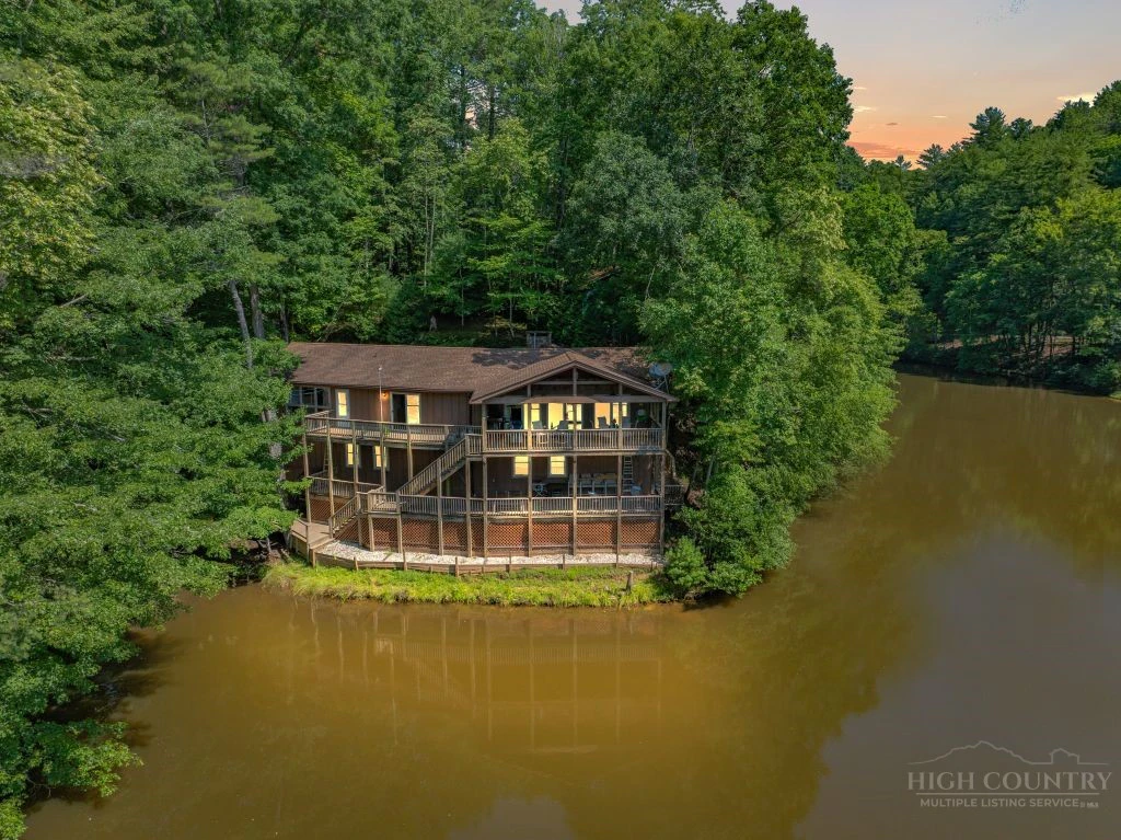 Image number 2 for the current listing