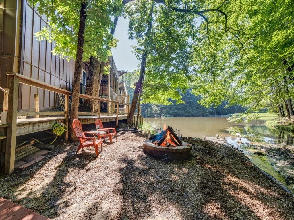 Image number 11 for the current listing
