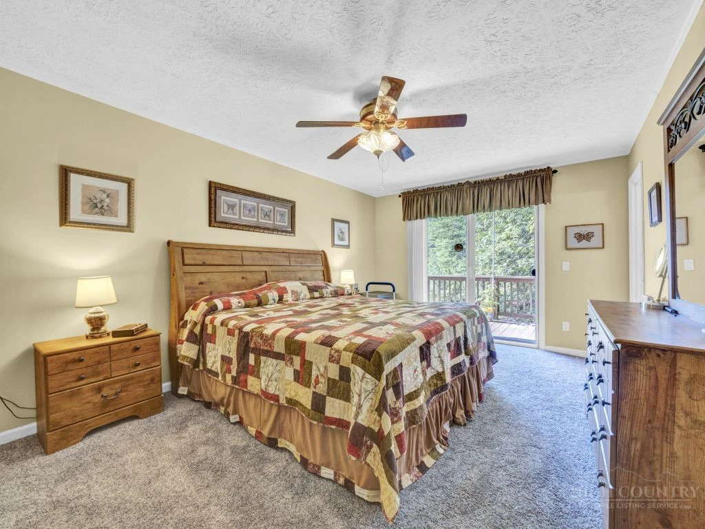 Image number 20 for the current listing