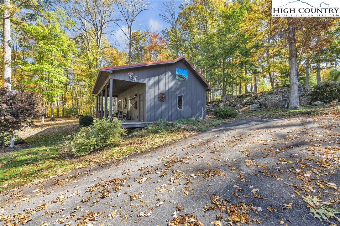 Image number 2 for the current listing