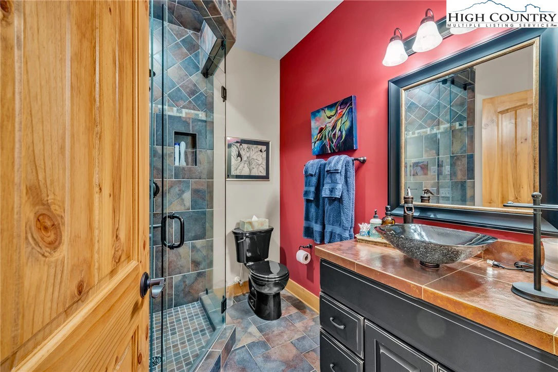 Image number 5 for the current listing