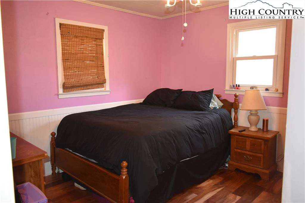 Image number 7 for the current listing