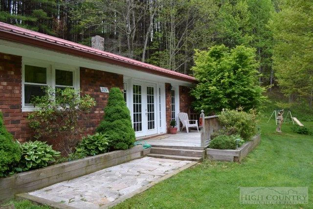 Image number 19 for the current listing