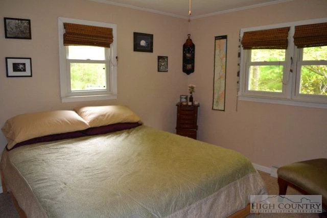 Image number 23 for the current listing