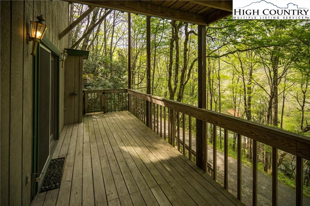 Image number 11 for the current listing