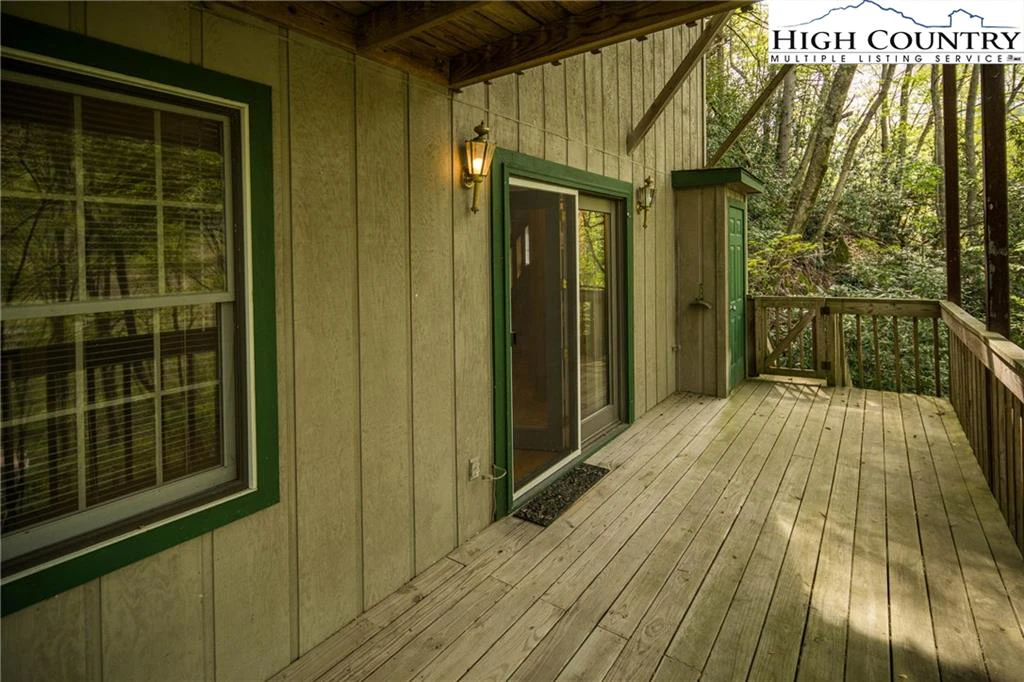 Image number 10 for the current listing