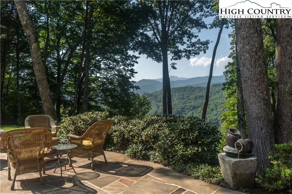Image number 21 for the current listing