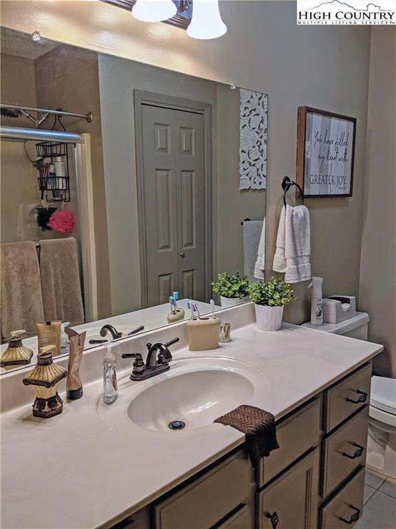 Image number 5 for the current listing