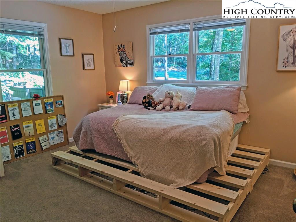 Image number 6 for the current listing