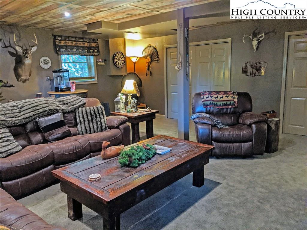 Image number 2 for the current listing