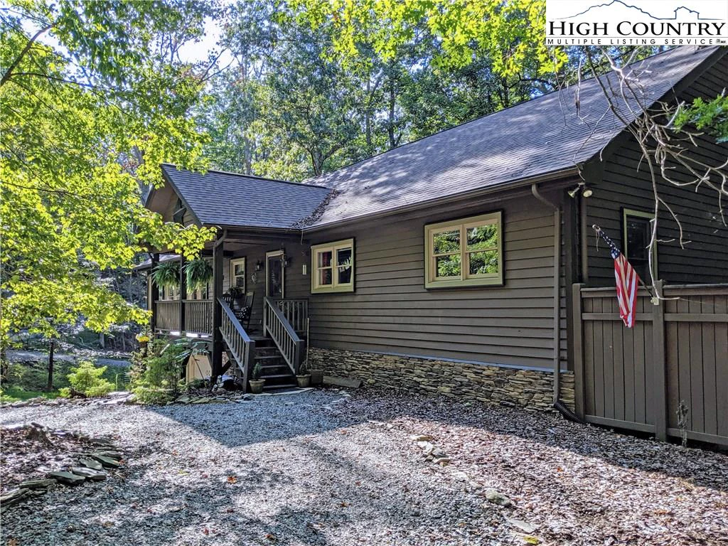 Image number 18 for the current listing