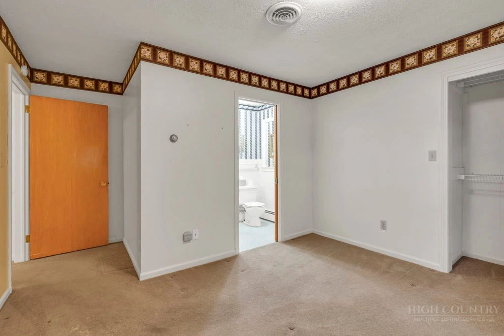 Image number 9 for the current listing