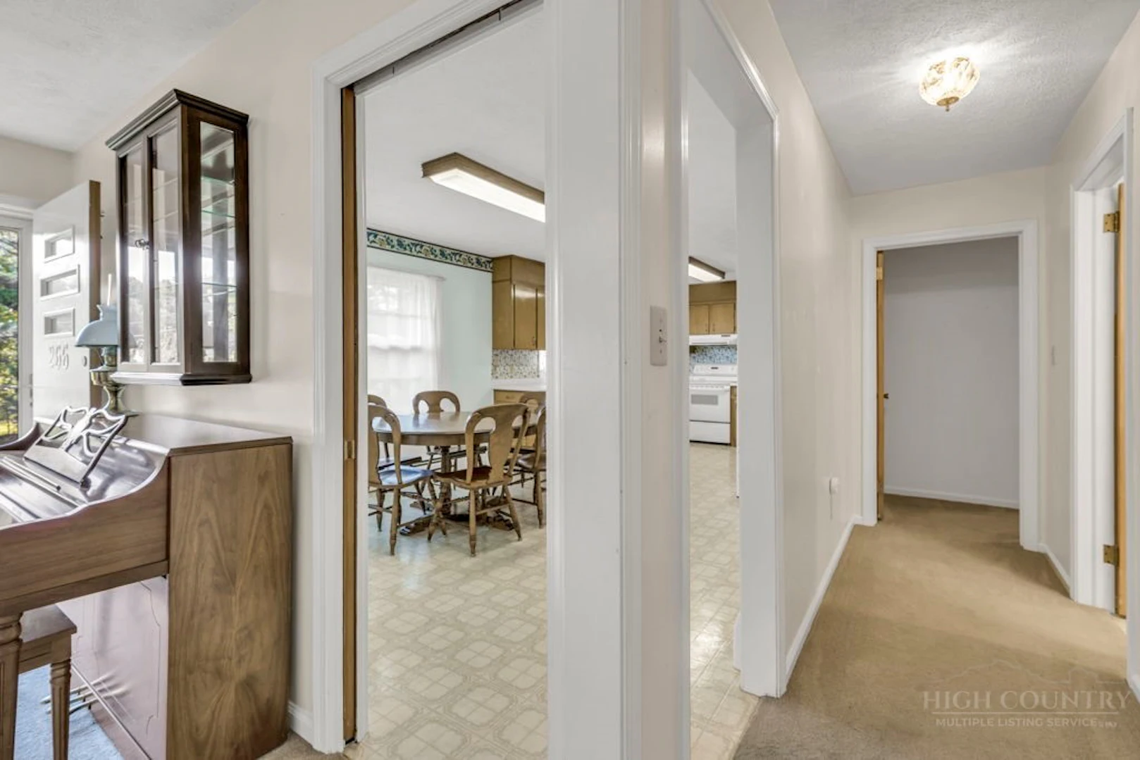 Image number 11 for the current listing