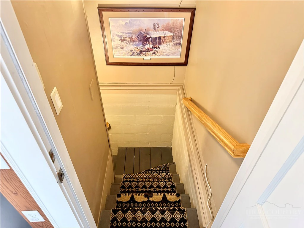 Image number 8 for the current listing