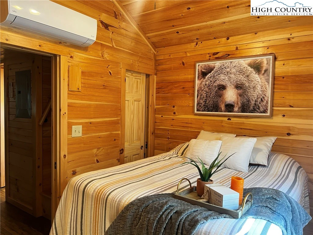 Image number 5 for the current listing