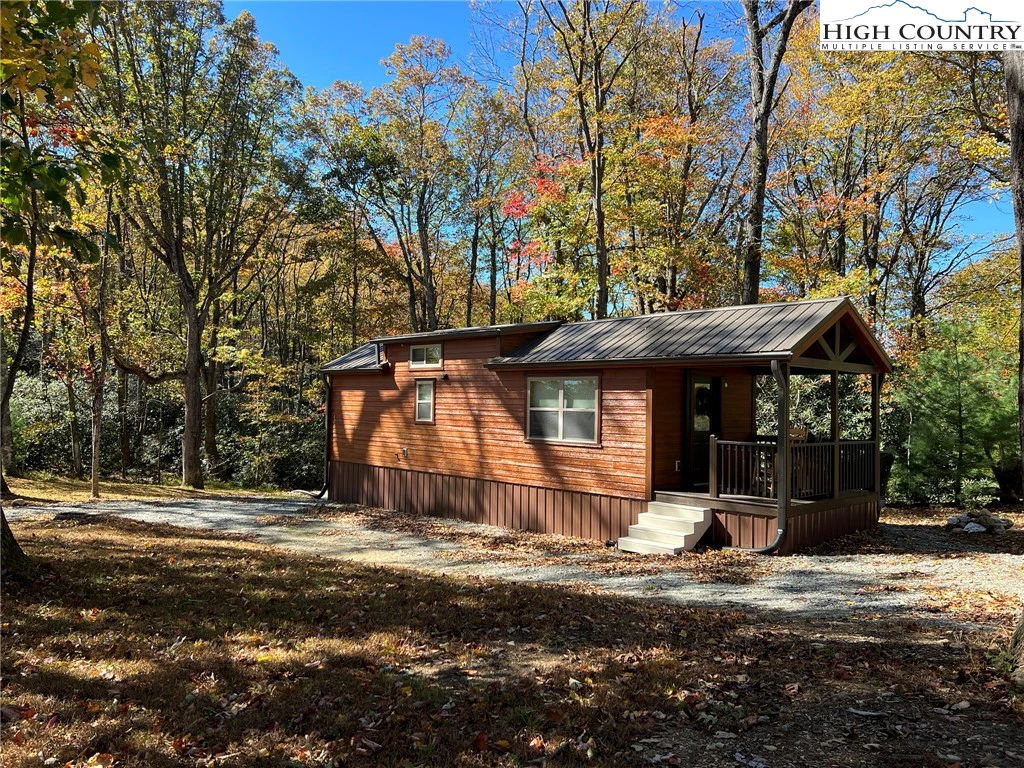 Image number 1 for the current listing