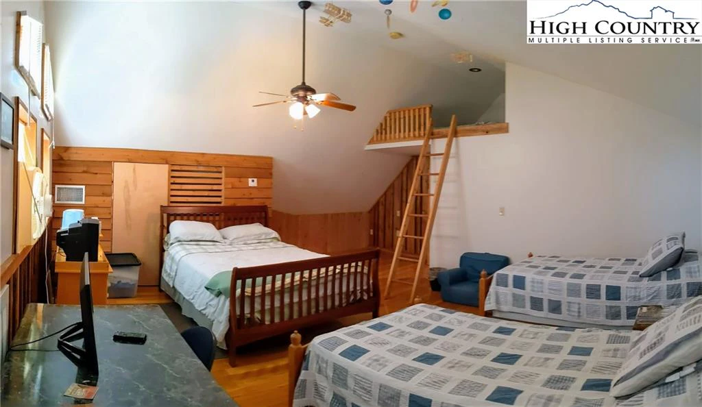 Image number 7 for the current listing