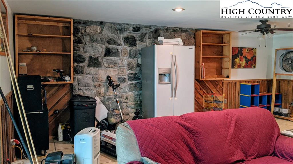 Image number 10 for the current listing