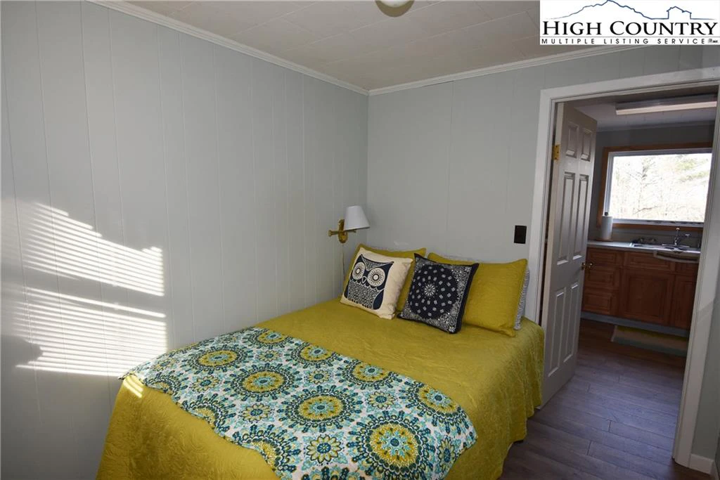 Image number 7 for the current listing