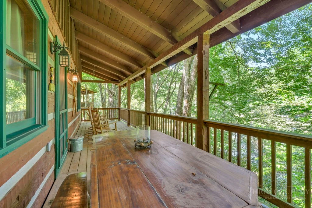 Image number 21 for the current listing