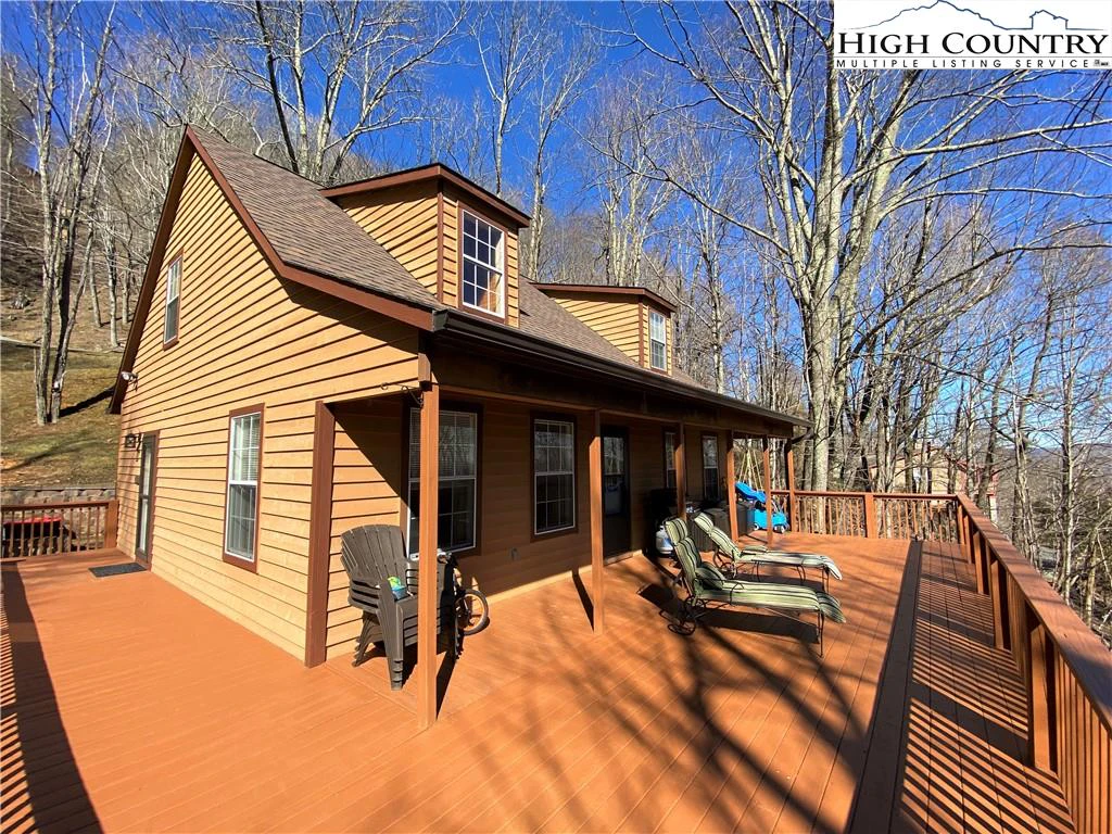 Image number 1 for the current listing