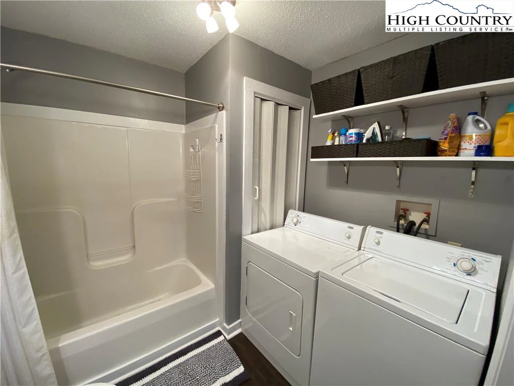 Image number 6 for the current listing