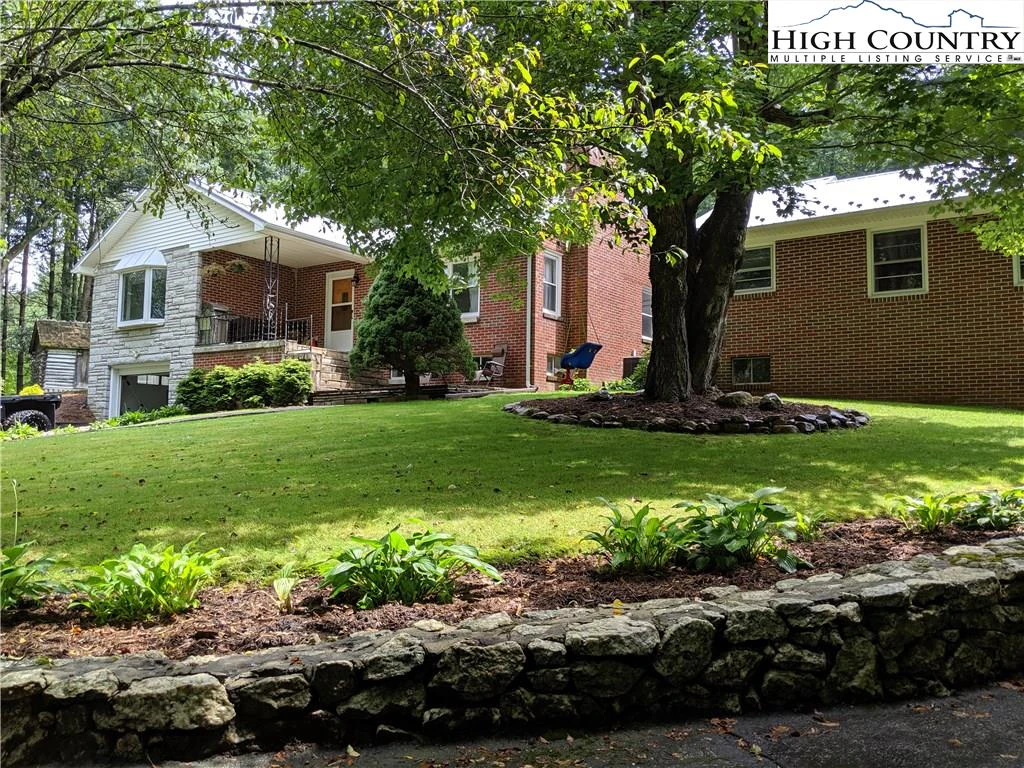 Image number 1 for the current listing