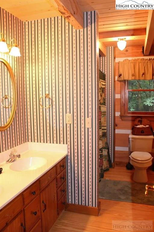 Image number 2 for the current listing