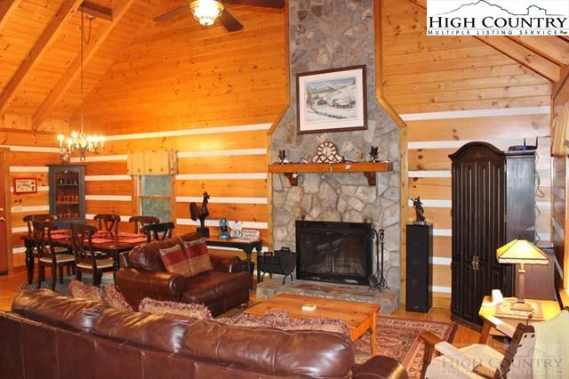 Image number 21 for the current listing