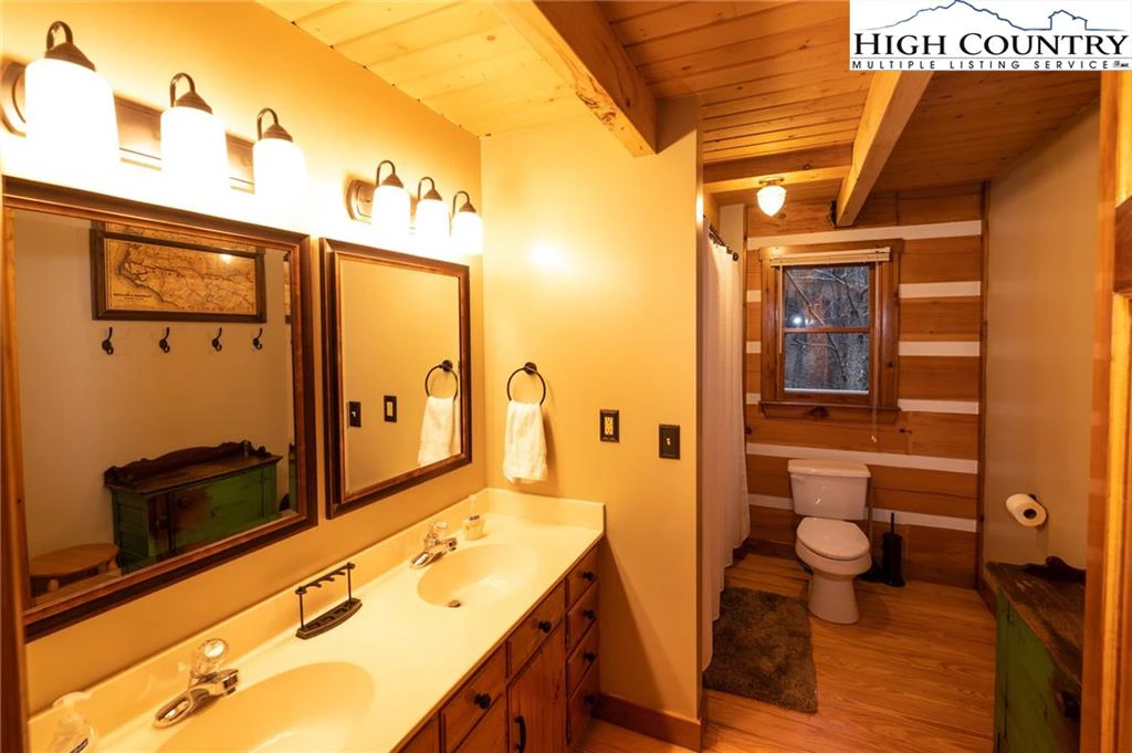Image number 6 for the current listing