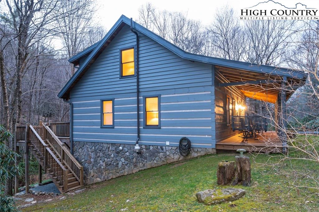 Image number 21 for the current listing