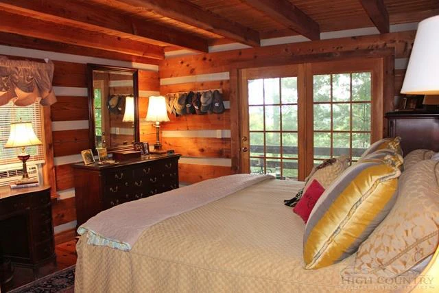Image number 11 for the current listing