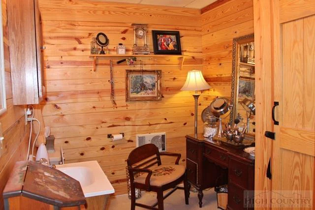Image number 3 for the current listing