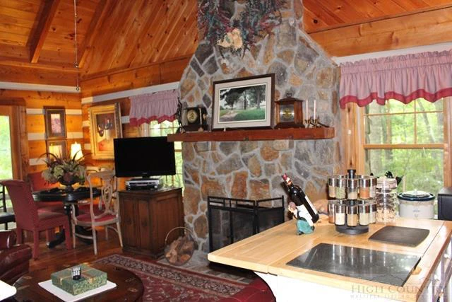 Image number 7 for the current listing