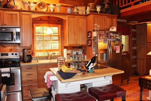 Image number 10 for the current listing