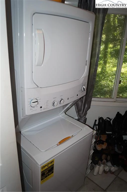 Image number 7 for the current listing