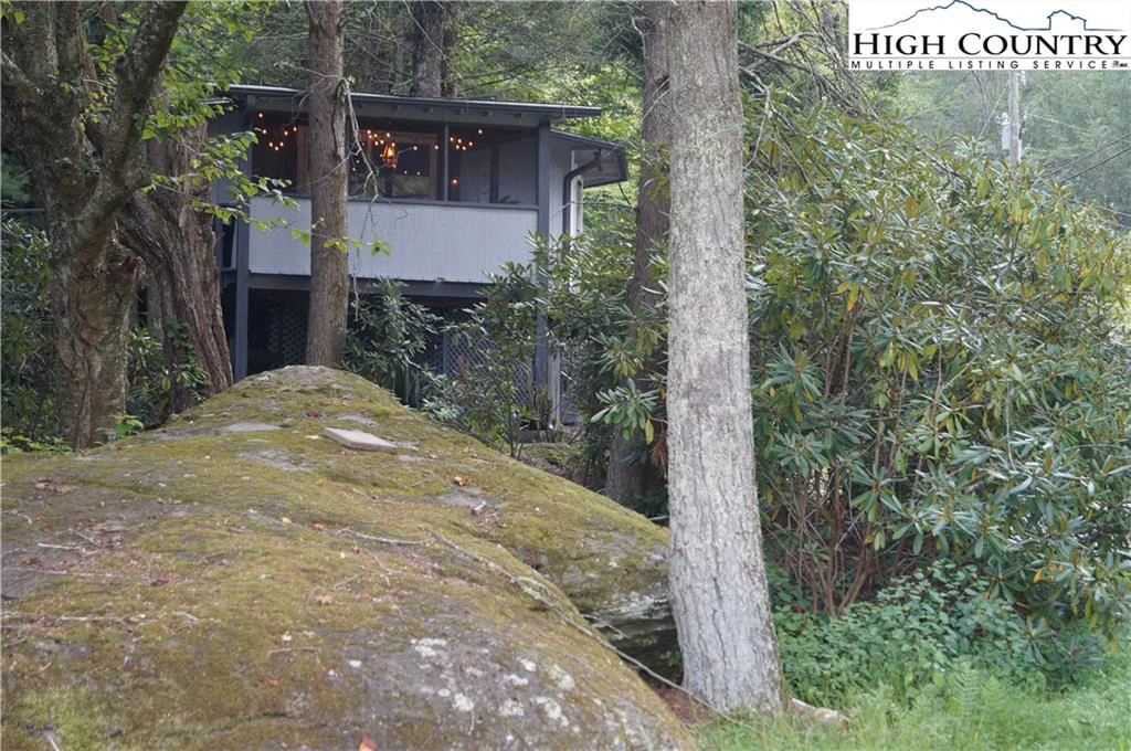 Image number 19 for the current listing