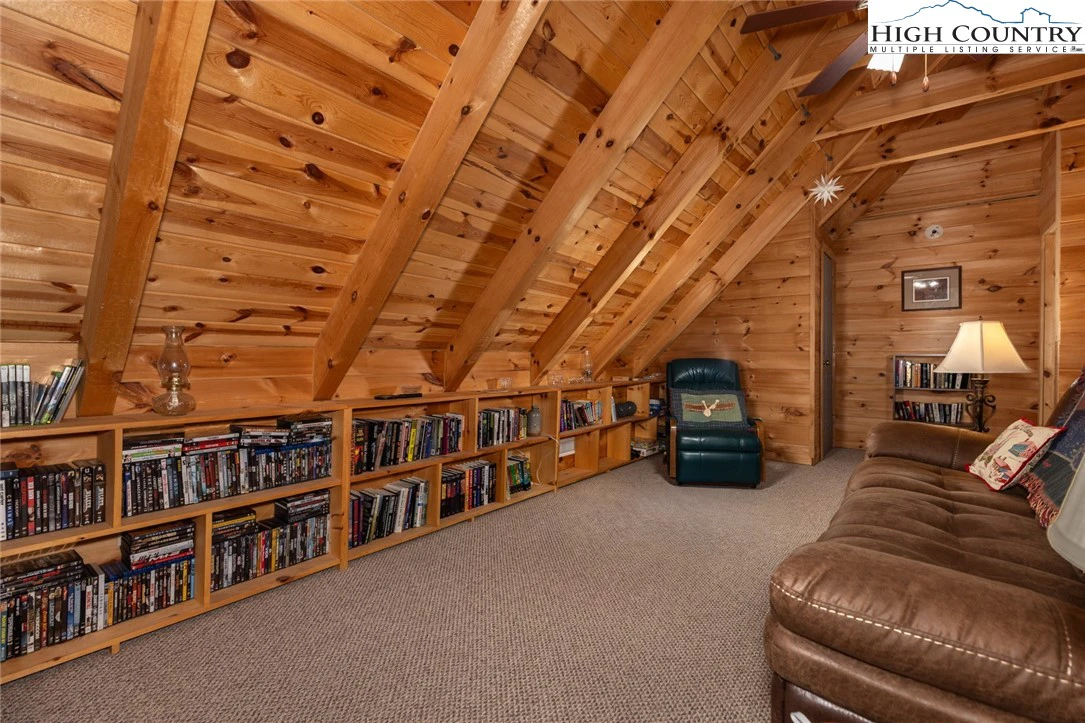 Image number 9 for the current listing