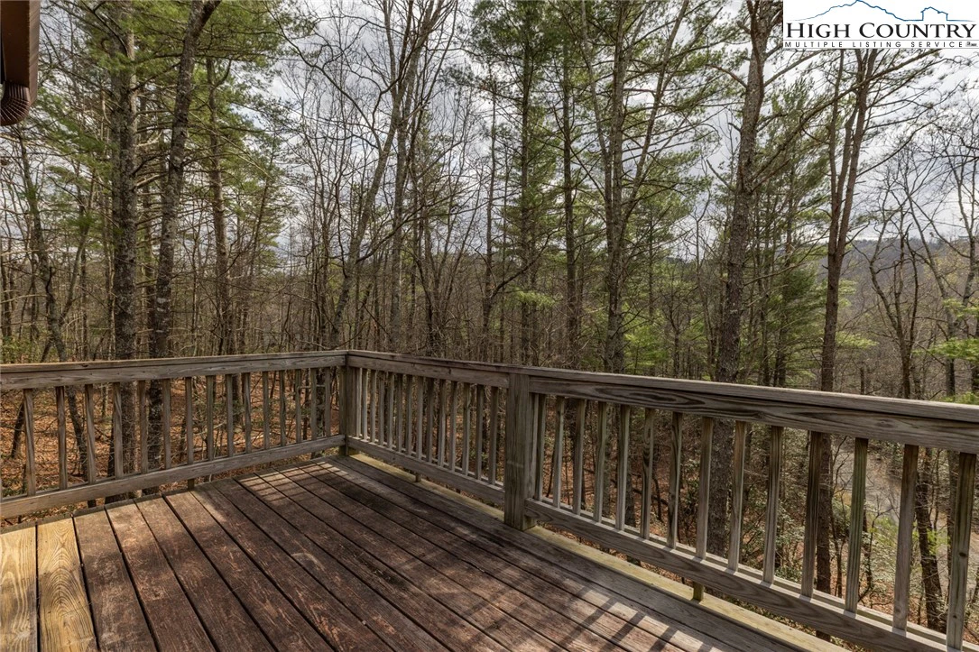 Image number 14 for the current listing