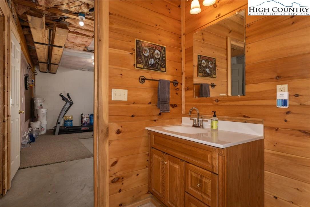 Image number 4 for the current listing