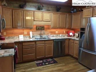 Image number 11 for the current listing