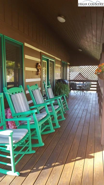 Image number 7 for the current listing