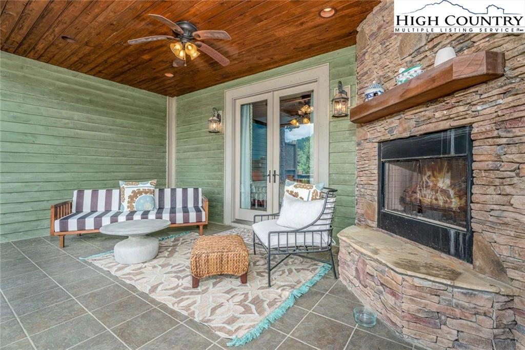 Image number 5 for the current listing