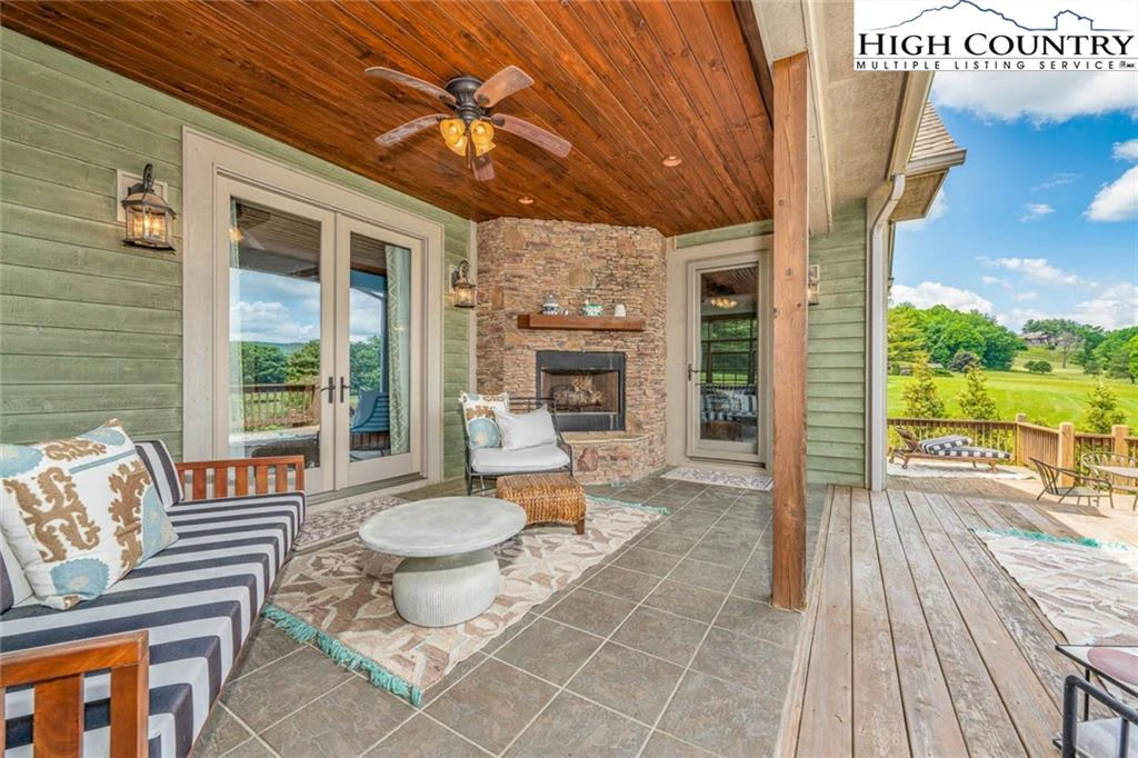 Image number 6 for the current listing