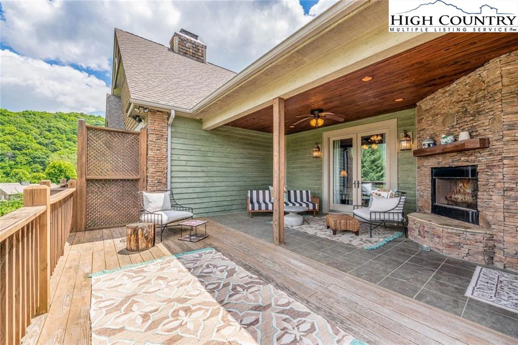 Image number 9 for the current listing